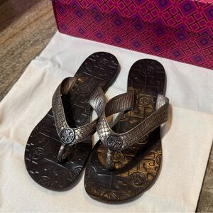 Tory Burch Sandals

Thora 2-MTLLC
Tumbled snake print
Size 7

Smoke-free home